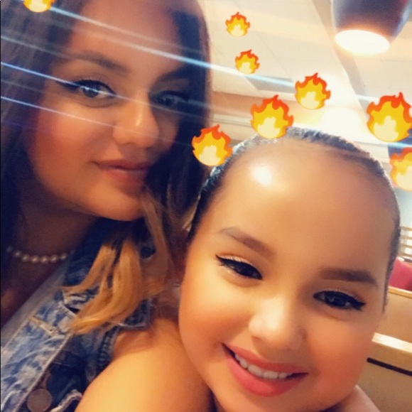 Meet your Posher, Eunice - Picture 4 of 6